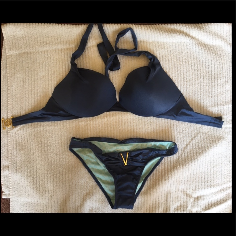 Victoria’s Secret bikini